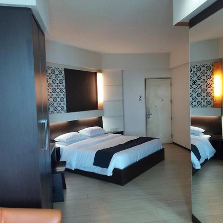 Hotel New Puri Garden Bandara Семаранг Экстерьер фото