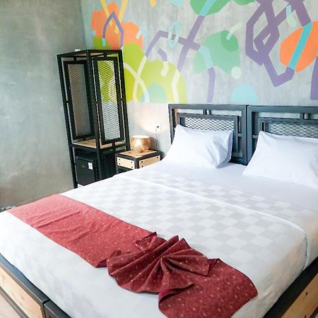 Hotel New Puri Garden Bandara Семаранг Экстерьер фото