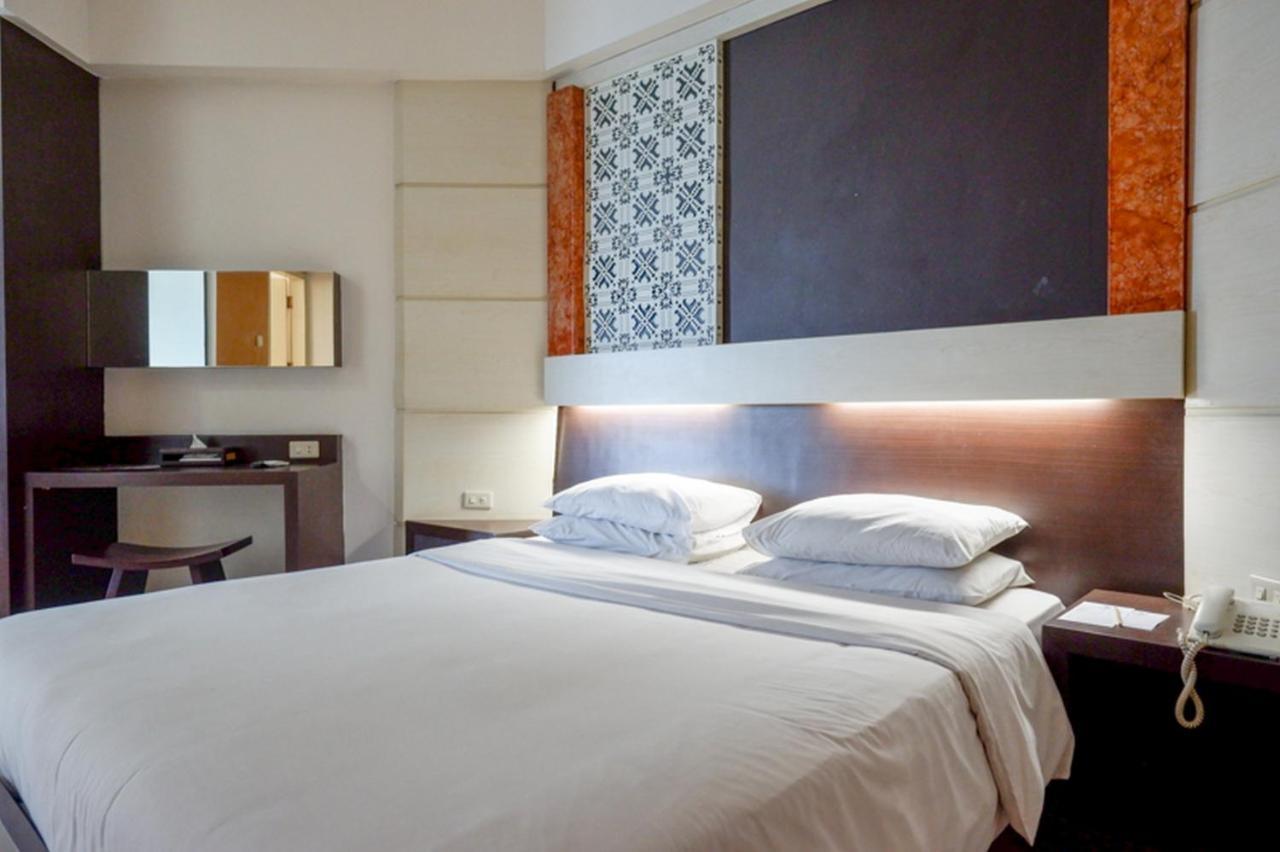 Hotel New Puri Garden Bandara Семаранг Экстерьер фото