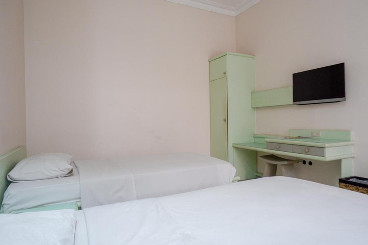 Hotel New Puri Garden Bandara Семаранг Экстерьер фото