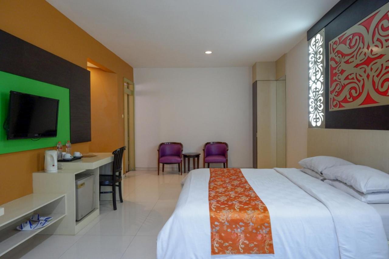 Hotel New Puri Garden Bandara Семаранг Экстерьер фото
