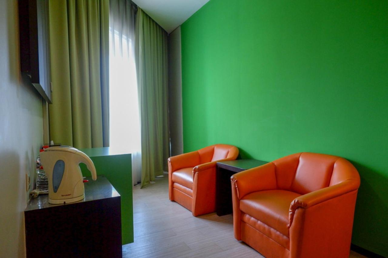 Hotel New Puri Garden Bandara Семаранг Экстерьер фото