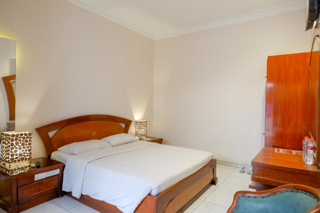 Hotel New Puri Garden Bandara Семаранг Экстерьер фото