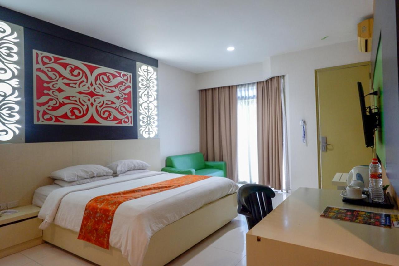 Hotel New Puri Garden Bandara Семаранг Экстерьер фото