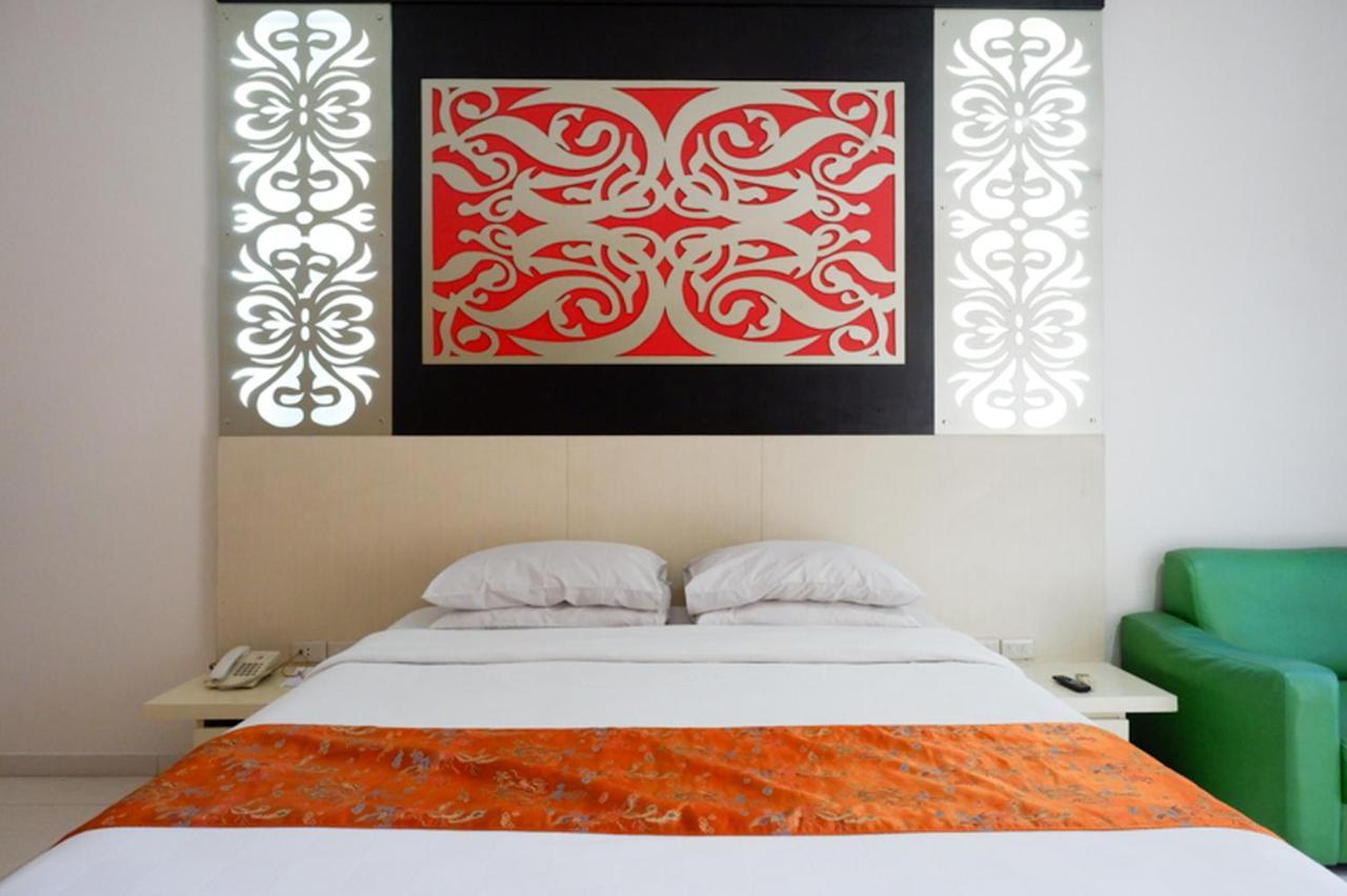 Hotel New Puri Garden Bandara Семаранг Экстерьер фото
