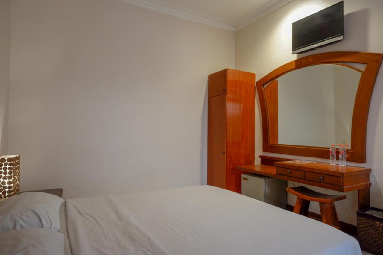 Hotel New Puri Garden Bandara Семаранг Экстерьер фото