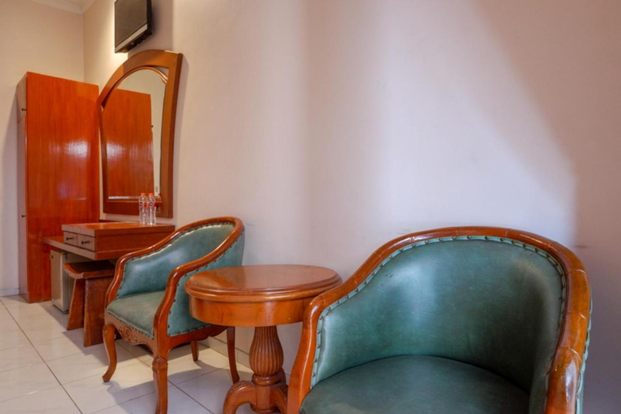 Hotel New Puri Garden Bandara Семаранг Экстерьер фото