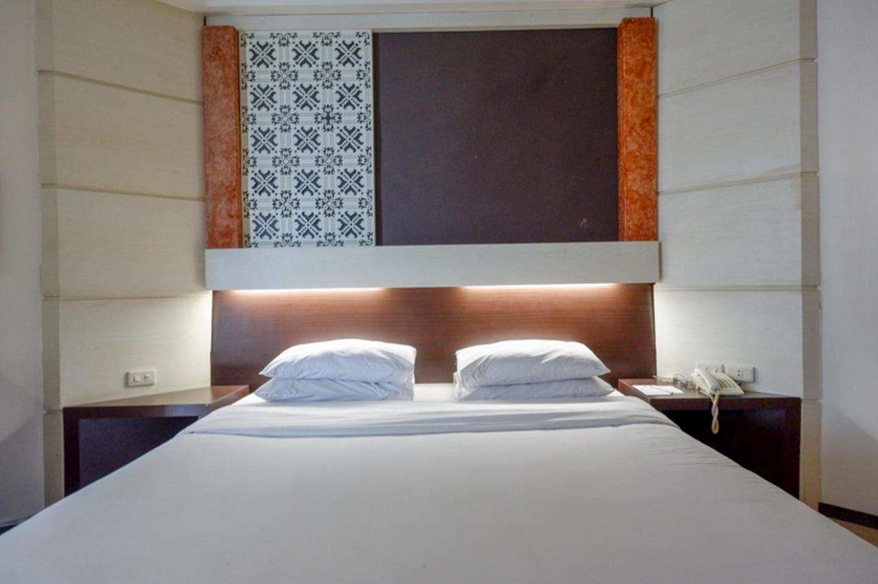 Hotel New Puri Garden Bandara Семаранг Экстерьер фото