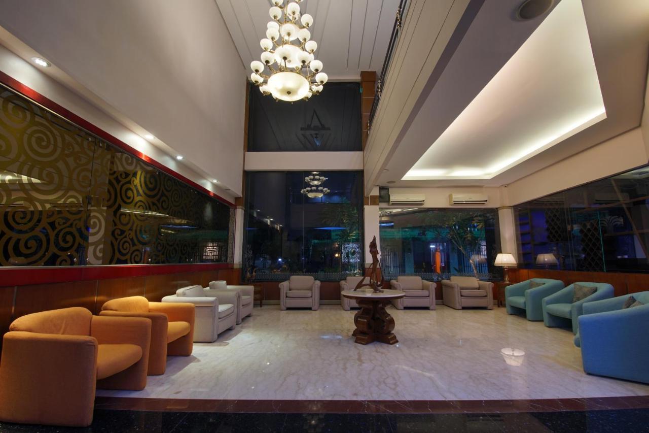 Hotel New Puri Garden Bandara Семаранг Экстерьер фото