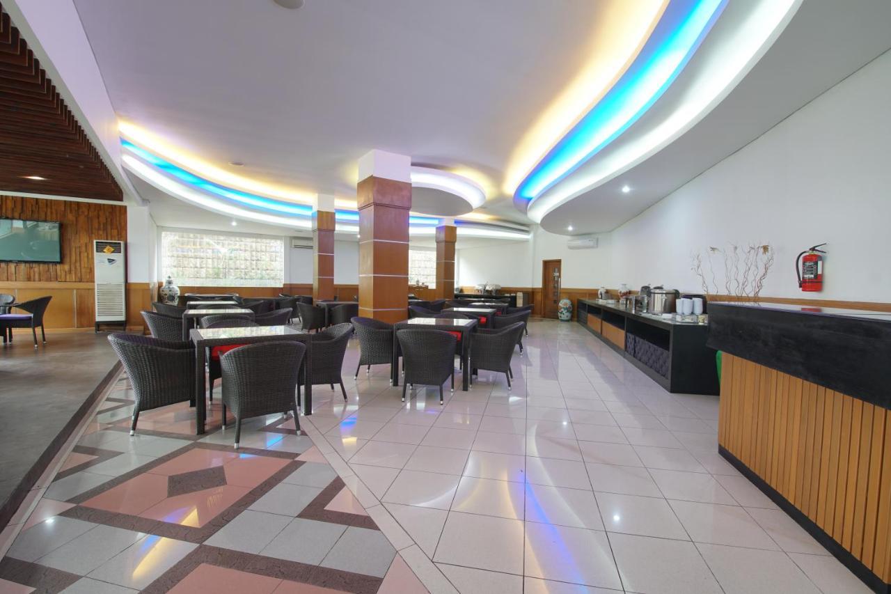 Hotel New Puri Garden Bandara Семаранг Экстерьер фото