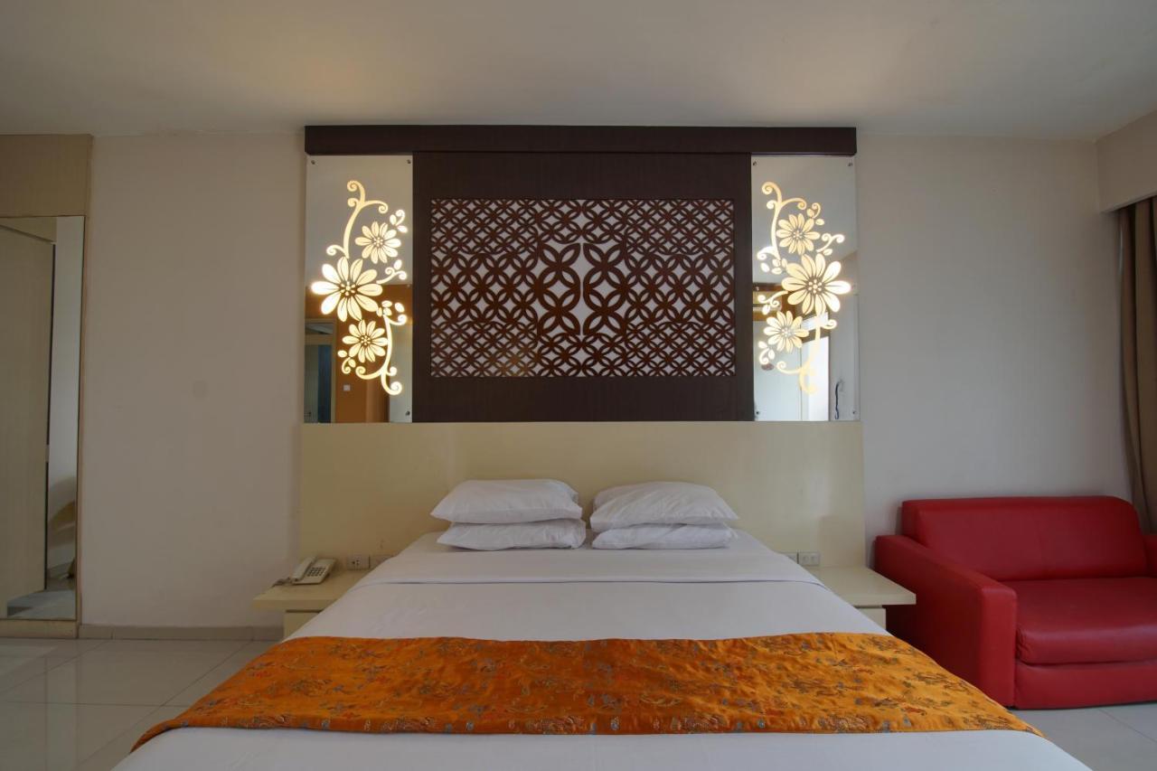 Hotel New Puri Garden Bandara Семаранг Экстерьер фото
