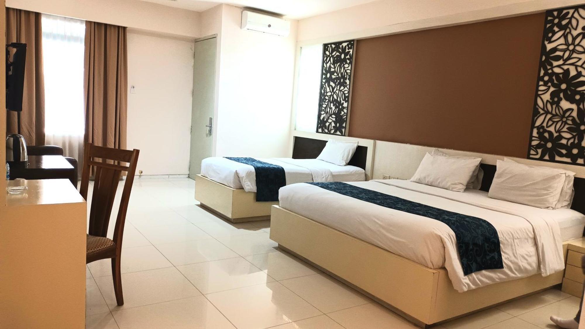Hotel New Puri Garden Bandara Семаранг Экстерьер фото