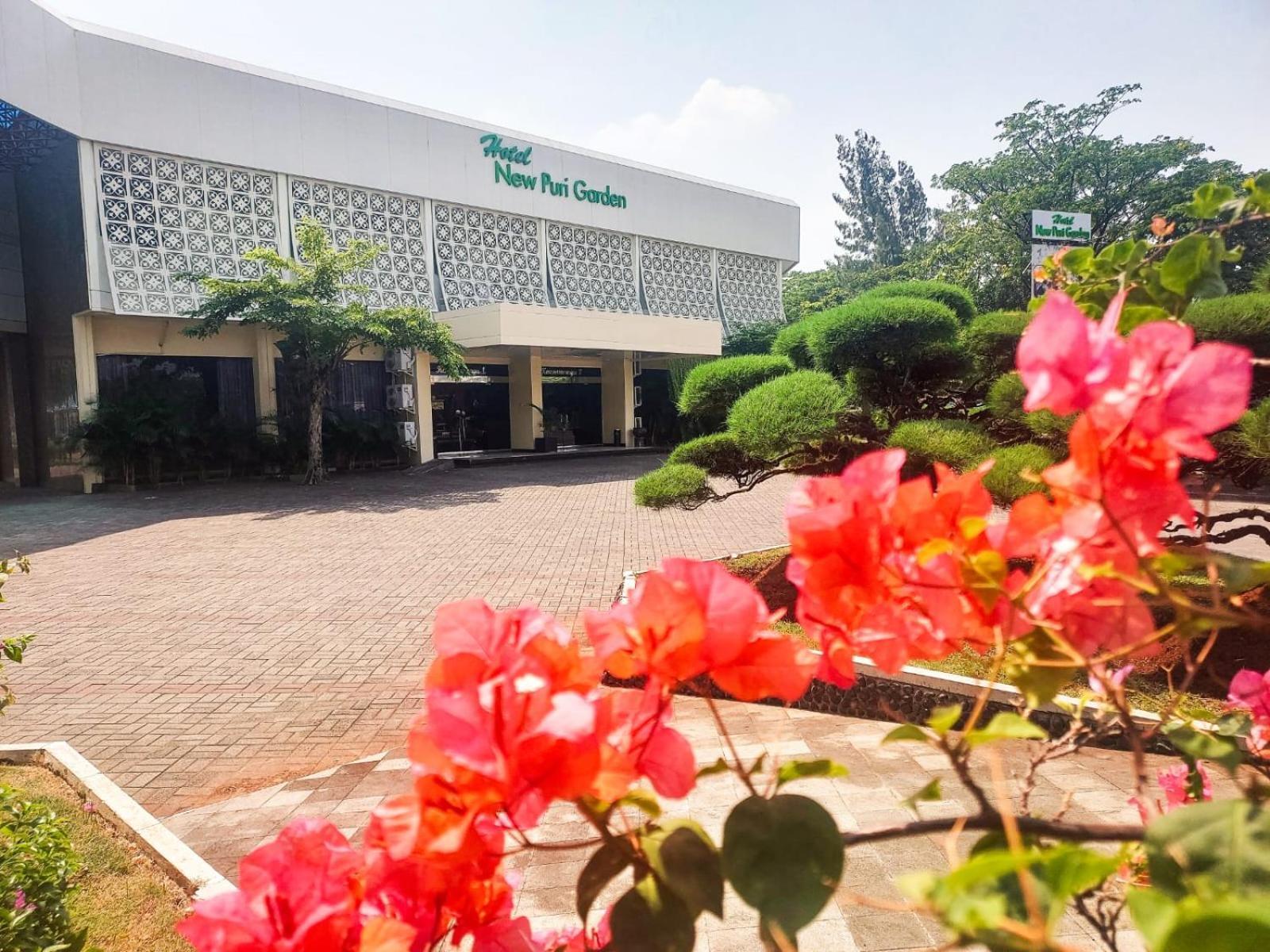 Hotel New Puri Garden Bandara Семаранг Экстерьер фото